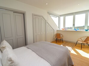 3 bedrooms, individually decorated, individually furnished, free WiFi - Ocean View (Alnwick)