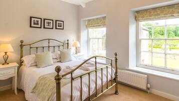 5 bedrooms, individually decorated, individually furnished, free WiFi