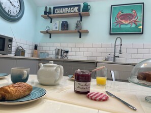 Dining - Happy Place (Sheringham)