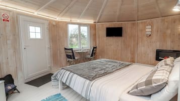 1 Schlafzimmer, individuell dekoriert, individuell eingerichtet