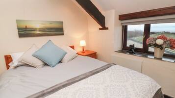 2 dormitorios, decoración individual, mobiliario individual