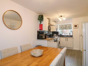 Fridge, electric kettle, toaster, cookware/dishes/utensils - The Lily Pad (Chesterfield)