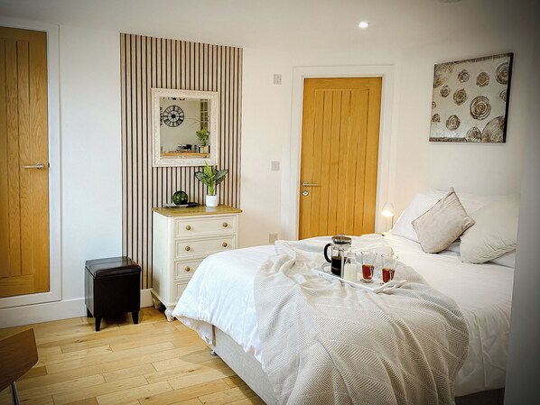 1 bedroom, individually decorated, individually furnished, free WiFi