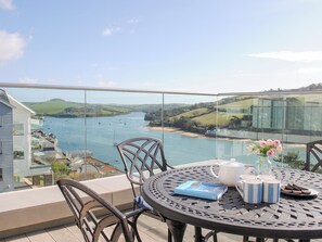 Cottage | Outdoor dining