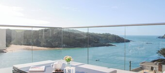 3 Hamstone Court