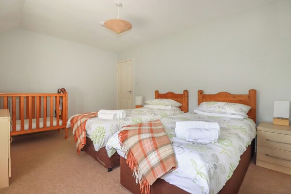 2 bedrooms, individually decorated, individually furnished, free WiFi