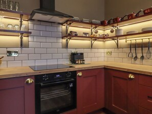 Refrigerador, lavavajillas, tetera eléctrica y tostadora 