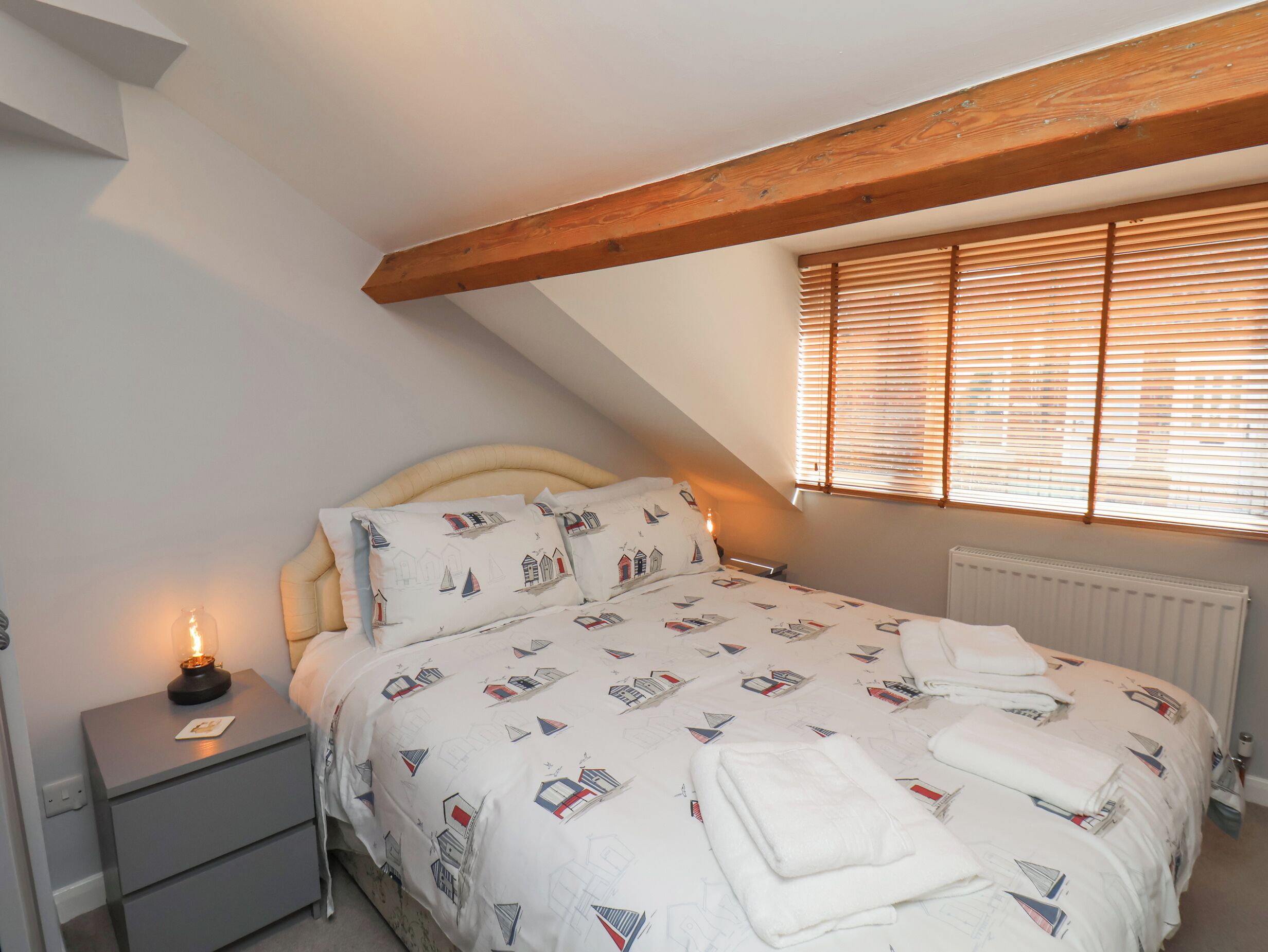 2 bedrooms, individually decorated, individually furnished