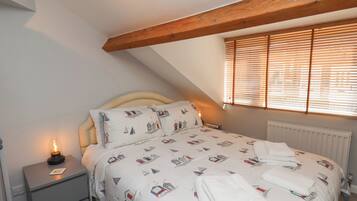 2 bedrooms, individually decorated, individually furnished