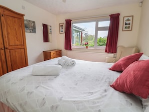 4 bedrooms, individually decorated, individually furnished, free WiFi - Plummers Water (Lymington)