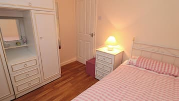 2 bedrooms, individually decorated, individually furnished, free WiFi