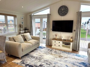 Cottage | Living area - Lodge 18 - The Pines (Saltburn-by-the-Sea)