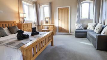 7 bedrooms, individually decorated, individually furnished, free WiFi