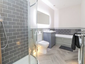 Shower - Tanat House (Oswestry)