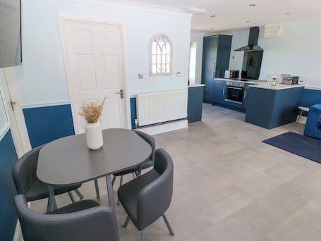 Dining. Bluebell Cottage