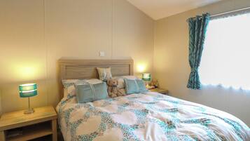 2 bedrooms, individually decorated, individually furnished, free WiFi