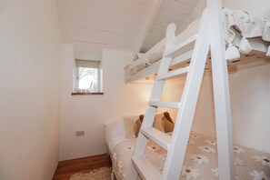 Chaumière | 3 chambres, décor unique, ameublement unique, accès au Wi-Fi (inclus)