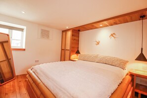 Chaumière | 3 chambres, décor unique, ameublement unique, accès au Wi-Fi (inclus)