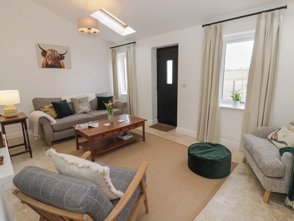 Living area - Pear Barn (Daventry)