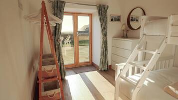 2 bedrooms, individually decorated, individually furnished, free WiFi