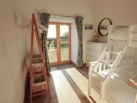 2 habitaciones, decoración personalizada y muebles diferentes 