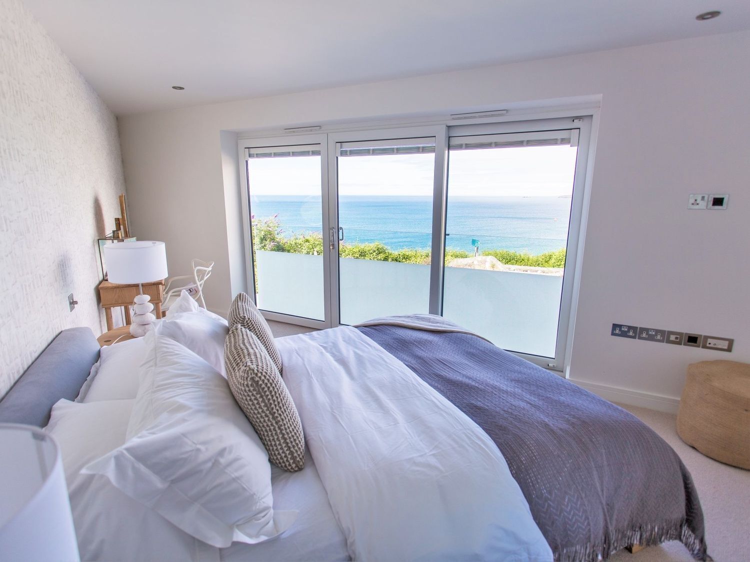 2 bedrooms, individually decorated, individually furnished, free WiFi