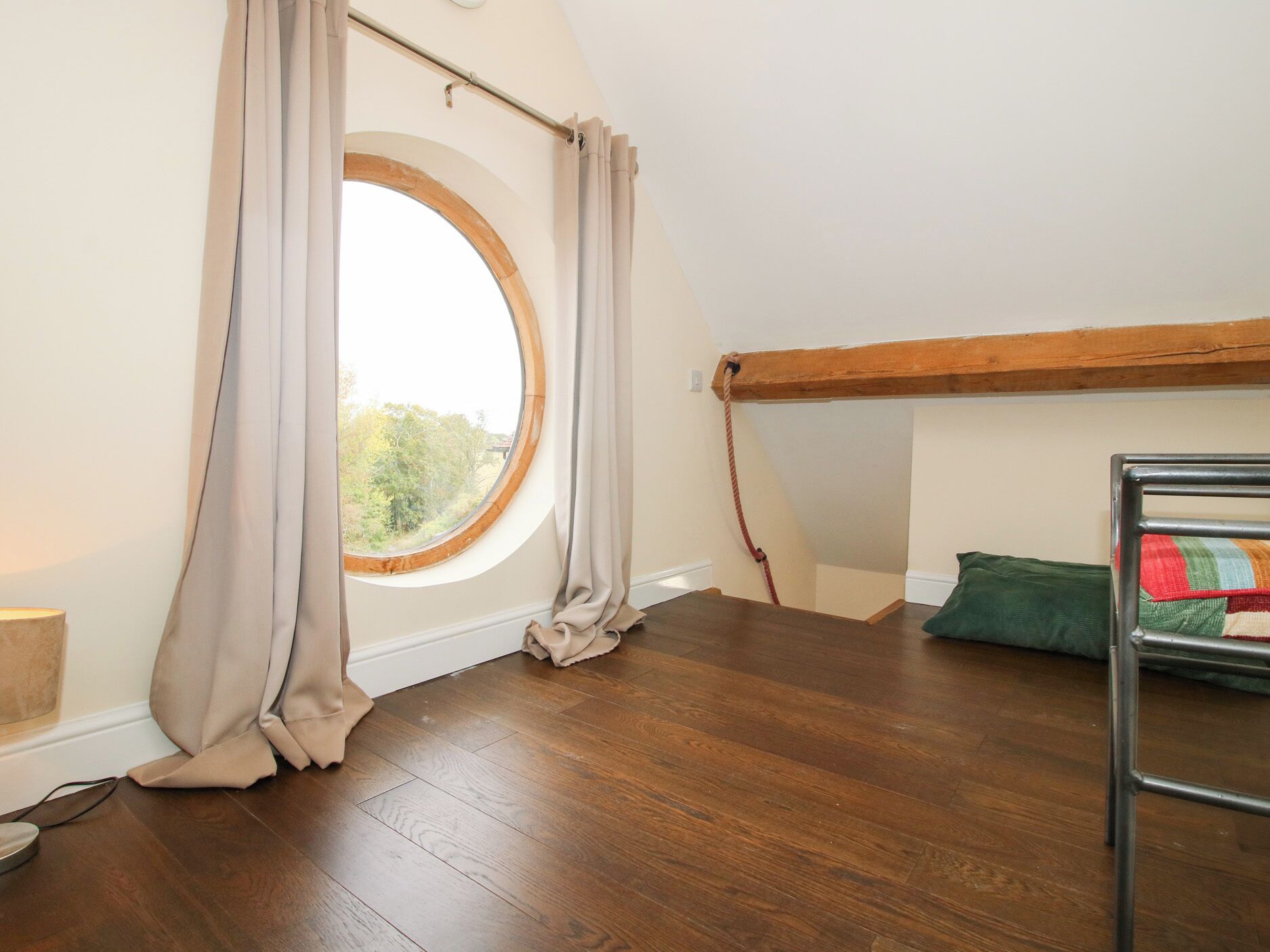 3 bedrooms, individually decorated, individually furnished, free WiFi