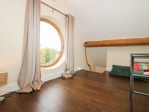 3 bedrooms, individually decorated, individually furnished, free WiFi