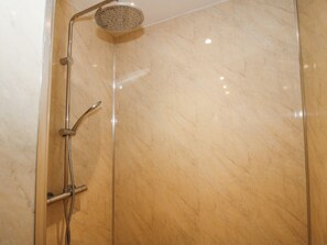 Shower - Millstone Cottages - Middle Cottage (Shrewsbury)