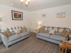Cottage | Living area