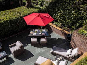 Outdoor dining - Hunters Moon (St Austell)
