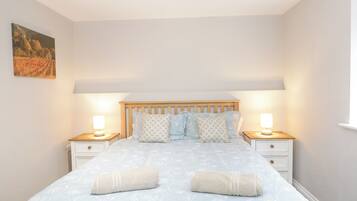 3 Schlafzimmer, individuell dekoriert, individuell eingerichtet