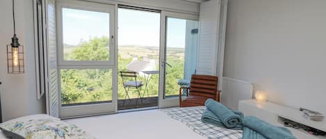 4 dormitorios, decoración individual, mobiliario individual