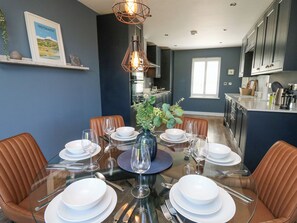 Dining - Cysgod Y Garn (Newport)