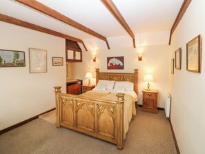 3 bedrooms, individually decorated, individually furnished, free WiFi