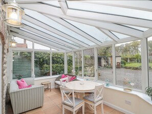 Interior - Harwood Cottage (York)