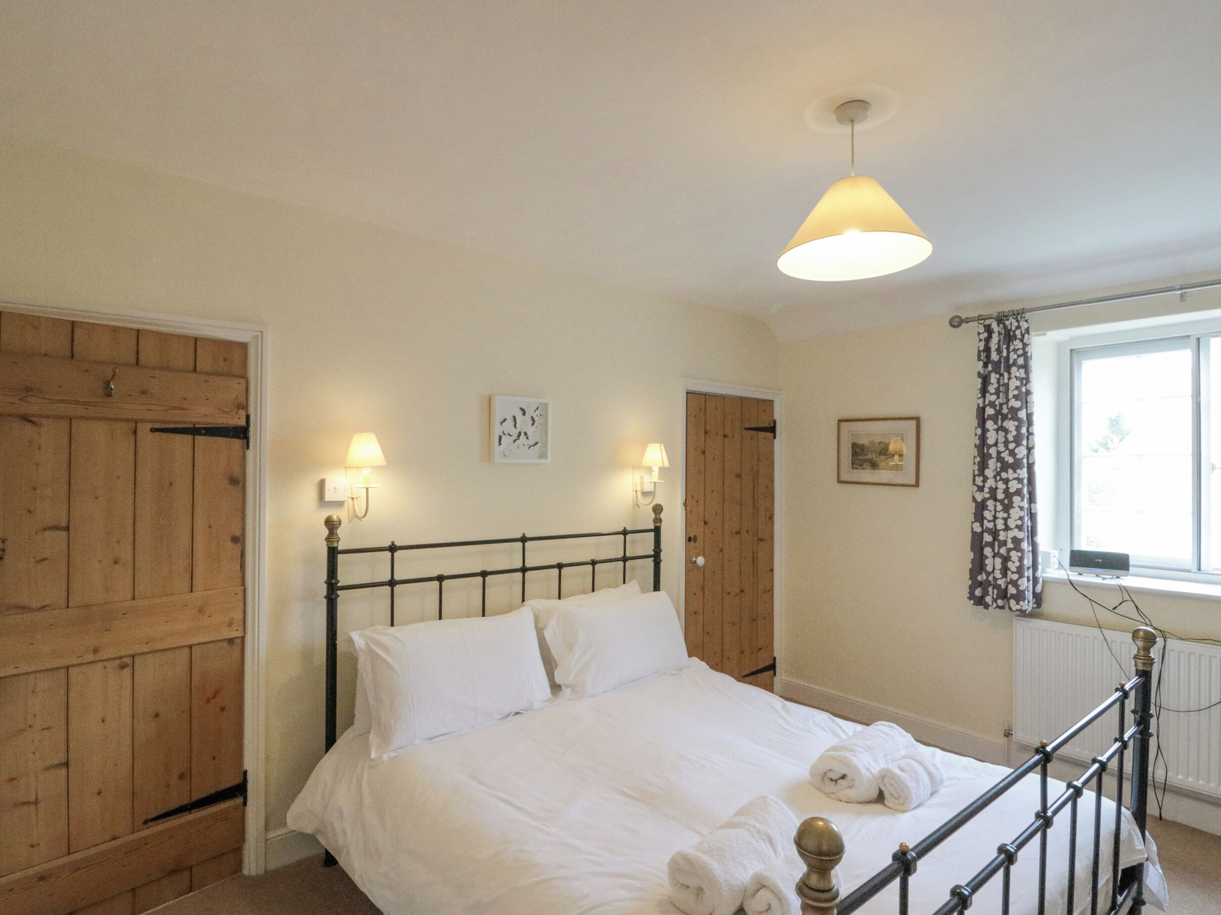 3 bedrooms, individually decorated, individually furnished, free WiFi