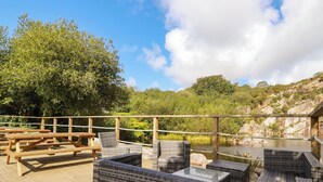 Outdoor dining - Tickeydoo, Tor Down Quarry (Bodmin)