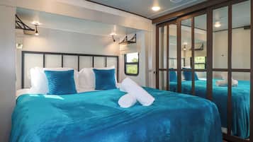 2 bedrooms, individually decorated, individually furnished, free WiFi