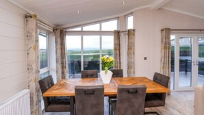 Dining - Holly Lodge (Whitby)