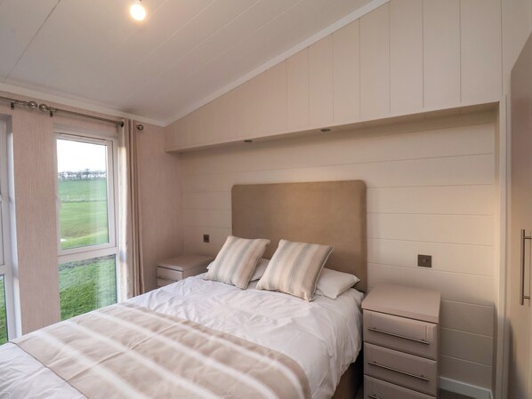 3 bedrooms, individually decorated, individually furnished, free WiFi - Holly Lodge (Whitby)