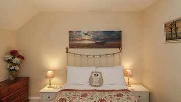 3 bedrooms, individually decorated, individually furnished, free WiFi
