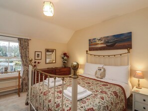 3 bedrooms, individually decorated, individually furnished, free WiFi