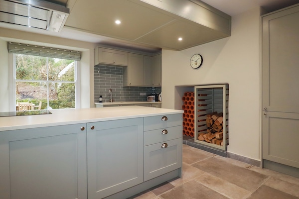 Fridge, dishwasher, electric kettle, toaster