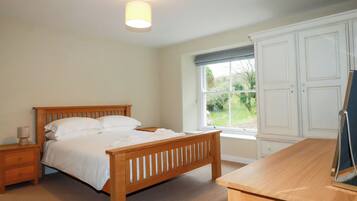 4 bedrooms, individually decorated, individually furnished, free WiFi
