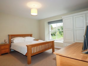 4 bedrooms, individually decorated, individually furnished, free WiFi - Tretoil Farm House (Bodmin)