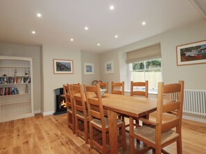 Dining - Tretoil Farm House (Bodmin)