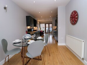 Dining - 9 Swan House (Carnforth)