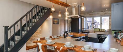 Cottage | Private kitchen | Cookware/dishes/utensils