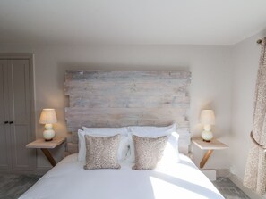 Cottage | Interior - Beacon House (Whitby)